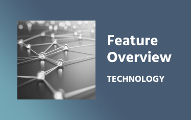 Une personne regardant une tâche de suivi des yeux par webcam créée avec Labvanced, le constructeur d'expériences.